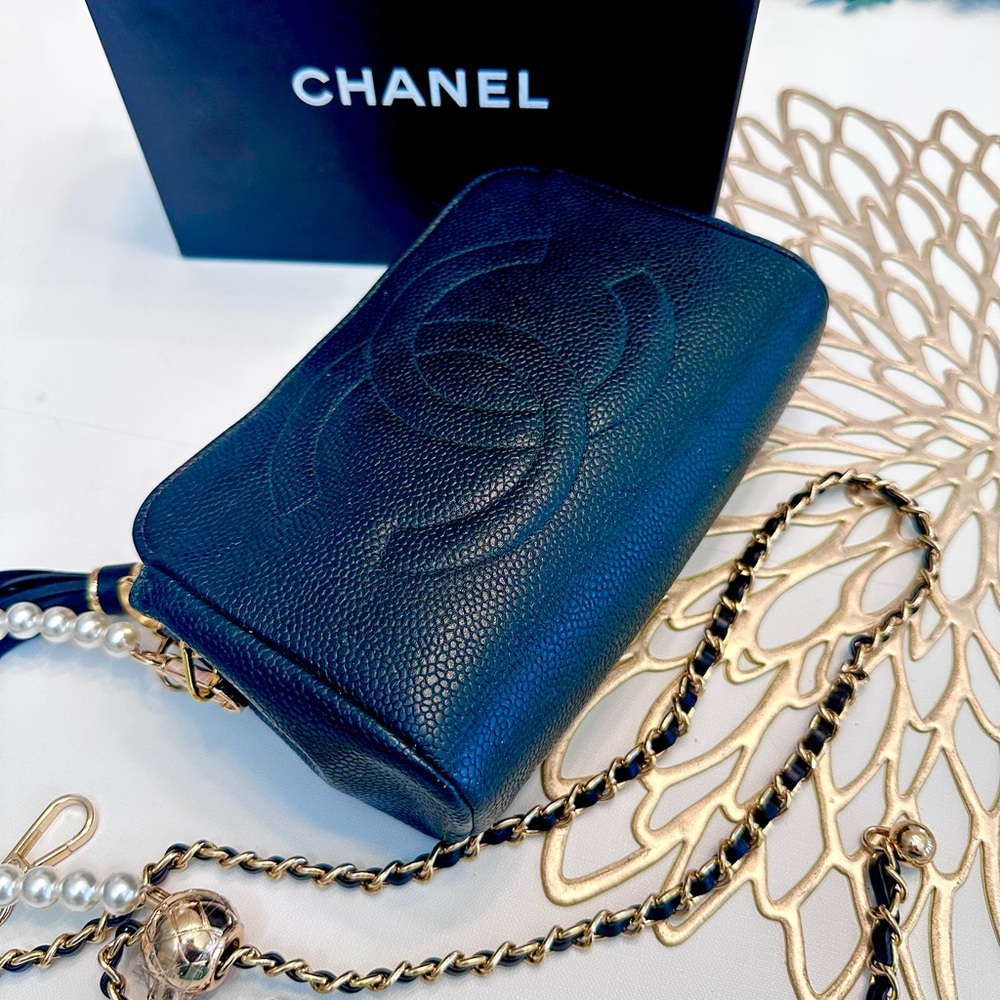 Chanel Caviar Bag - Picture 7 of 15